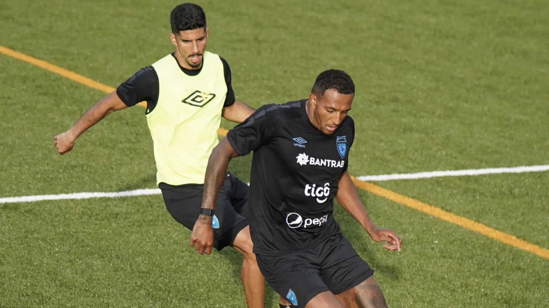 Nathaniel Méndez-Laing ya entrenó con todos sus compañeros