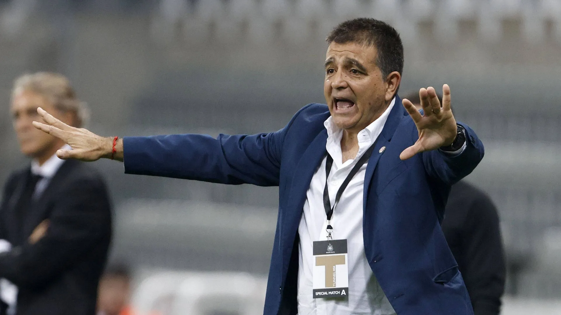 Ex Alajuelense que trabajó con Claudio Vivas lo criticó sin pelos en la lengua: "No transmite"
