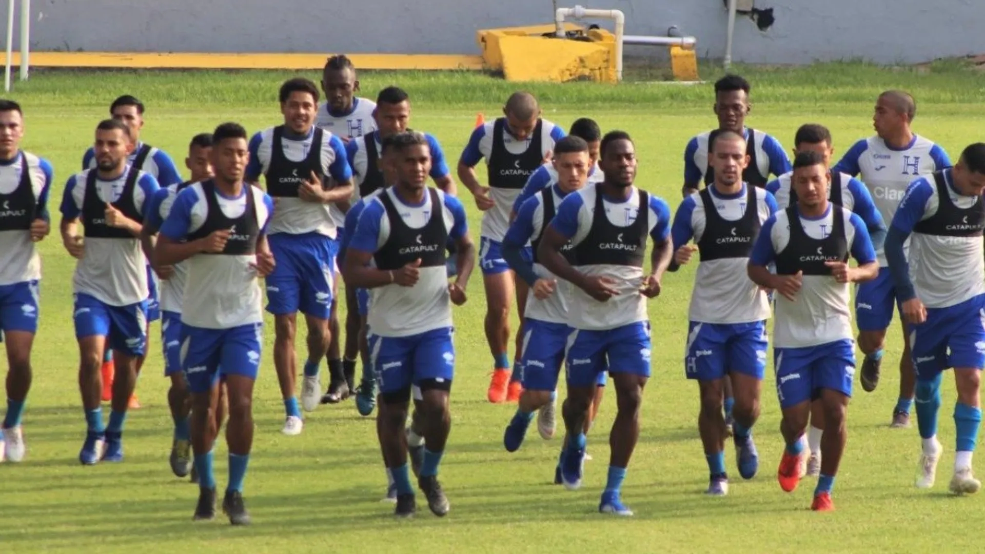 Se habría lesionado la única duda de Honduras para debut en Copa Oro