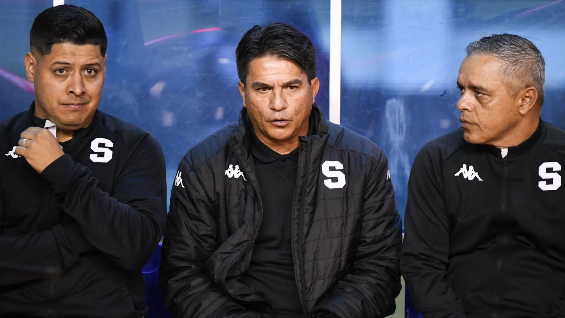 Vladimir Quesada se mostró molesto con la prensa.