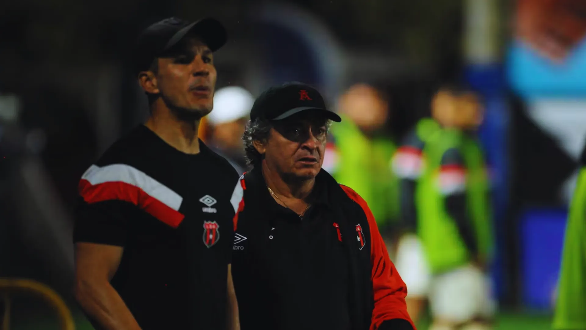 Desde Alajuelense sentencian su futuro: esto pasará con Wardy Alfaro si Machillo Ramírez se va tras el Clausura 2026