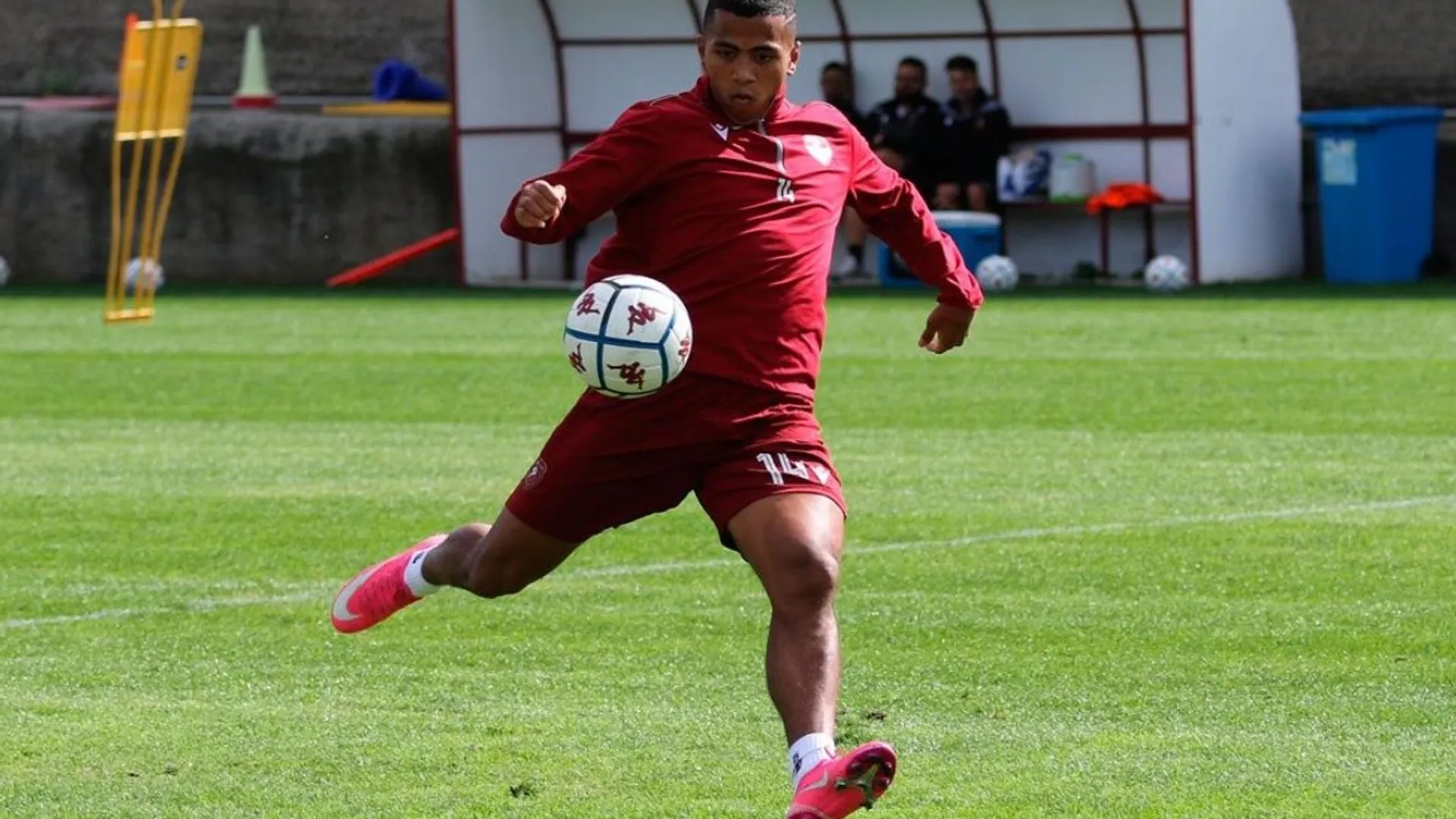 Rigoberto Rivas debutó en la Serie B con el Reggina
