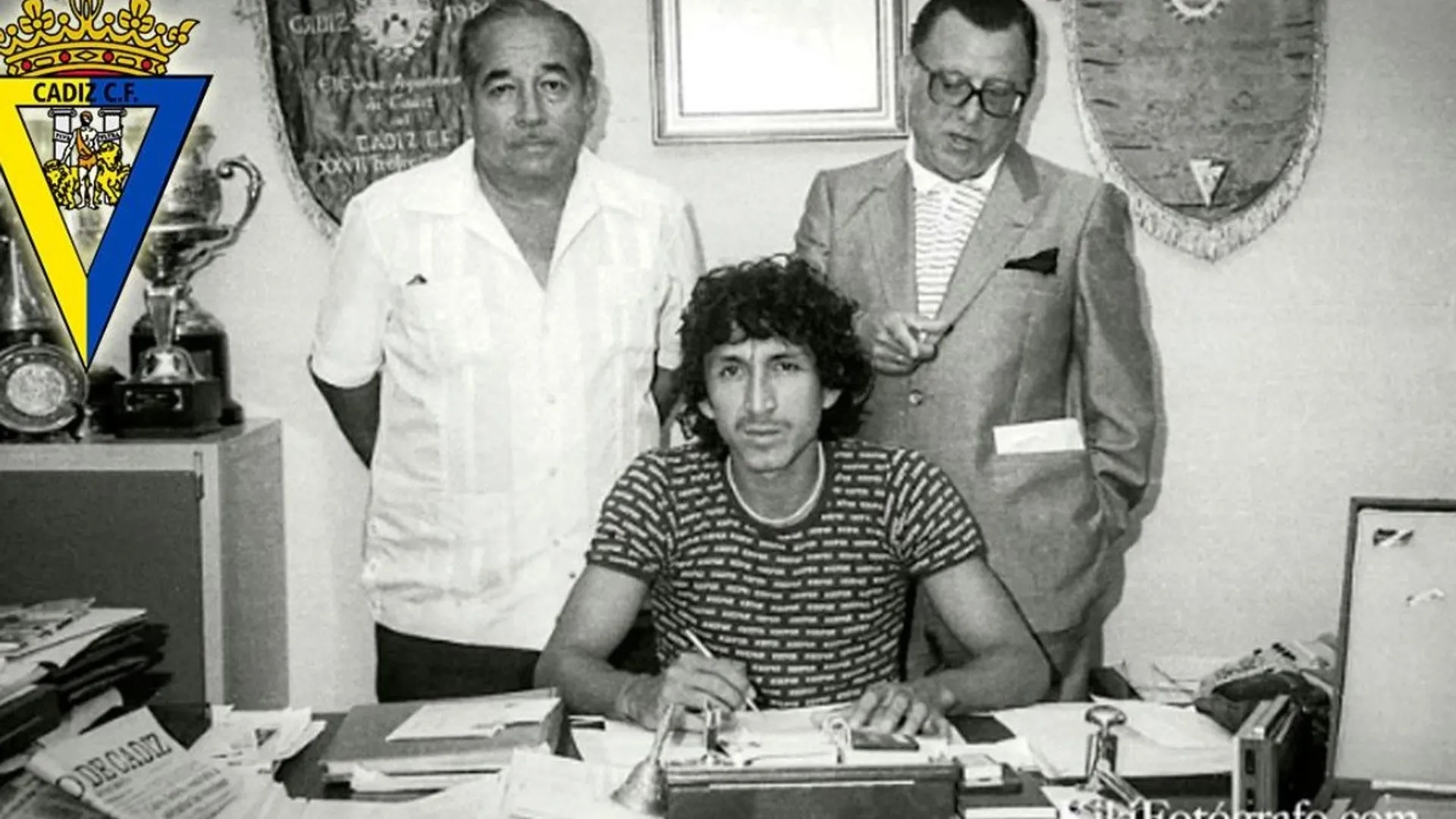 Cádiz publica emotivo video a 40 años del fichaje del Mágico González