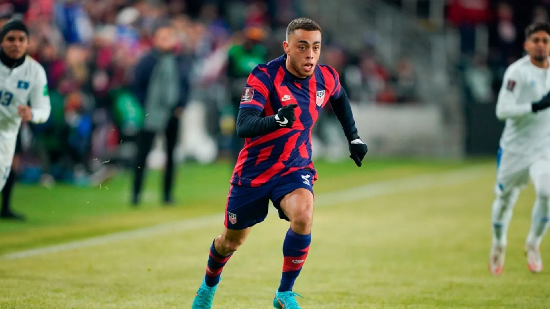 Sergiño Dest se perdería los partidos eliminatorios ante Costa Rica y Panamá