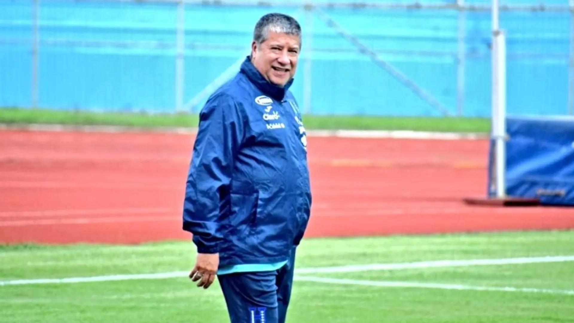 Hernán Gómez fue muy crítico con el estado actual de las canchas de fútbol en Honduras