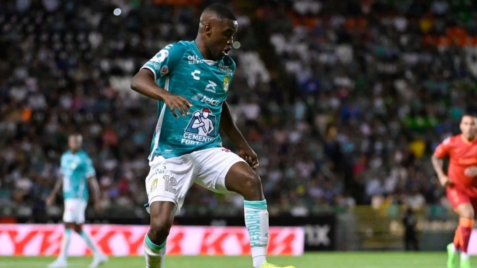 El León de Joel Campbell debuta en el torneo con victoria