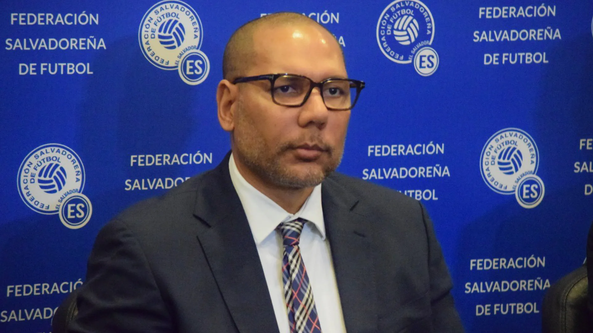 "Vender humo": Yamil Bukele habla sin filtro luego de tomar el mando de la Fesfut y así buscar enderezar el camino de la Selección de El Salvador