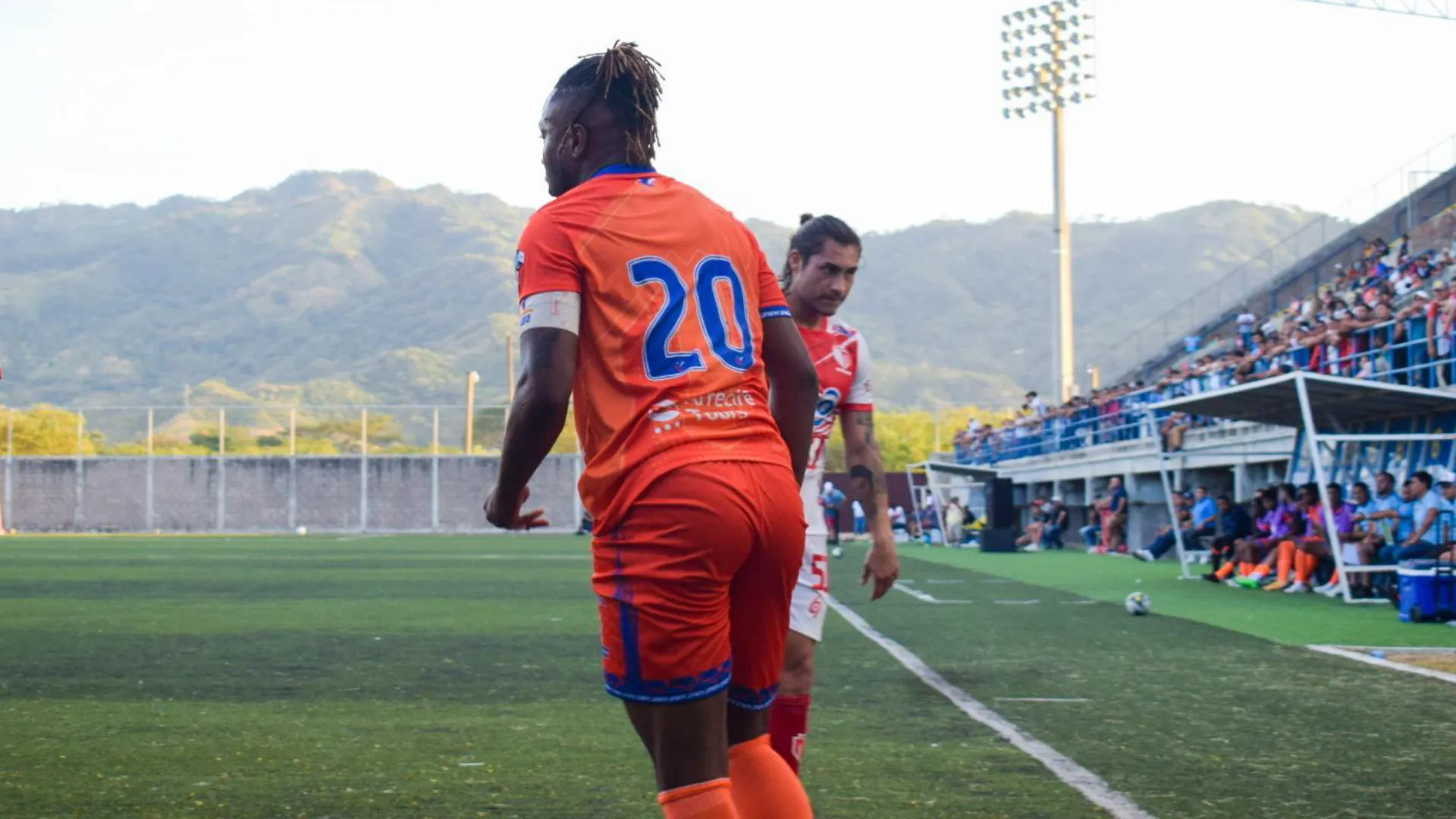 ¿Se va o se queda? Kevin Álvarez define su futuro inmediato con Lobos UPNFM