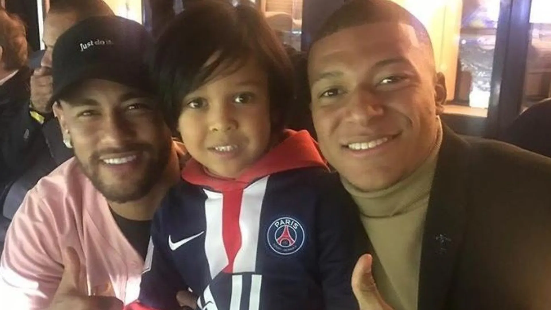 Hijo de Keylor demuestra que nació para el fútbol, aunque no como arquero