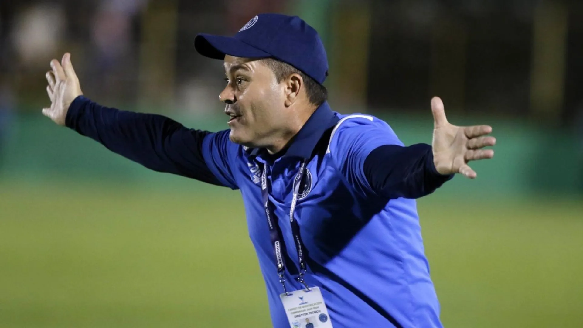 Javier López sorprende a todos en Honduras y confiesa que sufre un inesperado síndrome