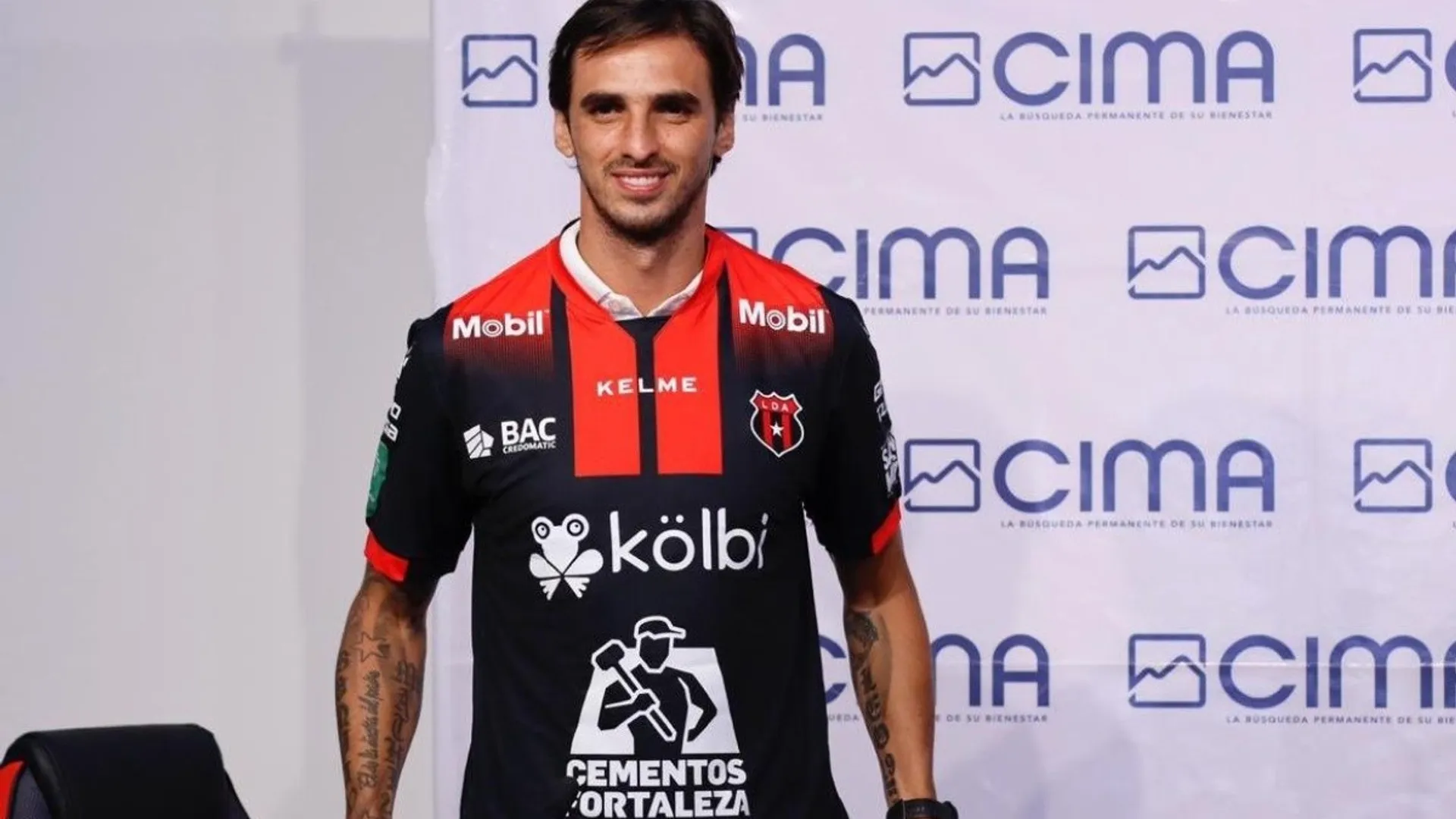 Bryan Ruiz logra evitar crisis económica en el Alajuelense