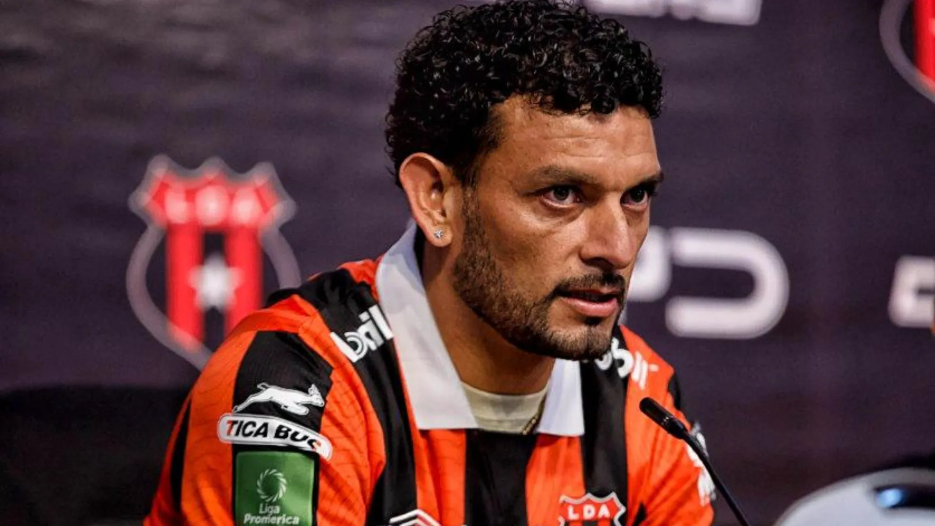 Otra vez cerca de Alajuelense: Michael Barrantes deja un mensaje a futuro mientras Santa Ana se hunde