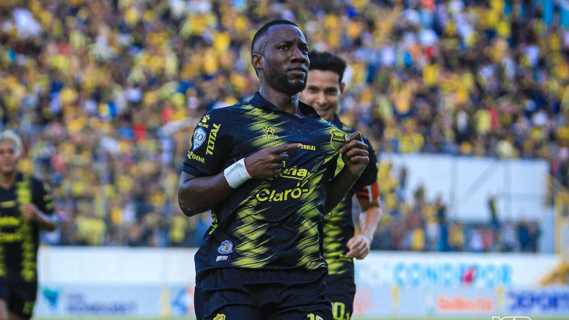 Darixon Vuelto ya conoce la decisión final de Real España con respecto a su futuro