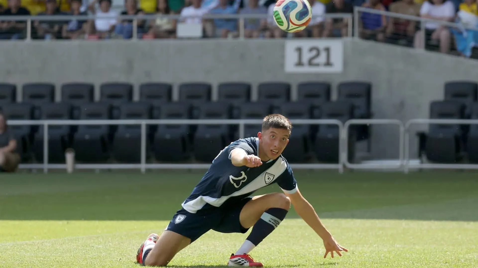 Diego Santis con la selección de Guatemala.