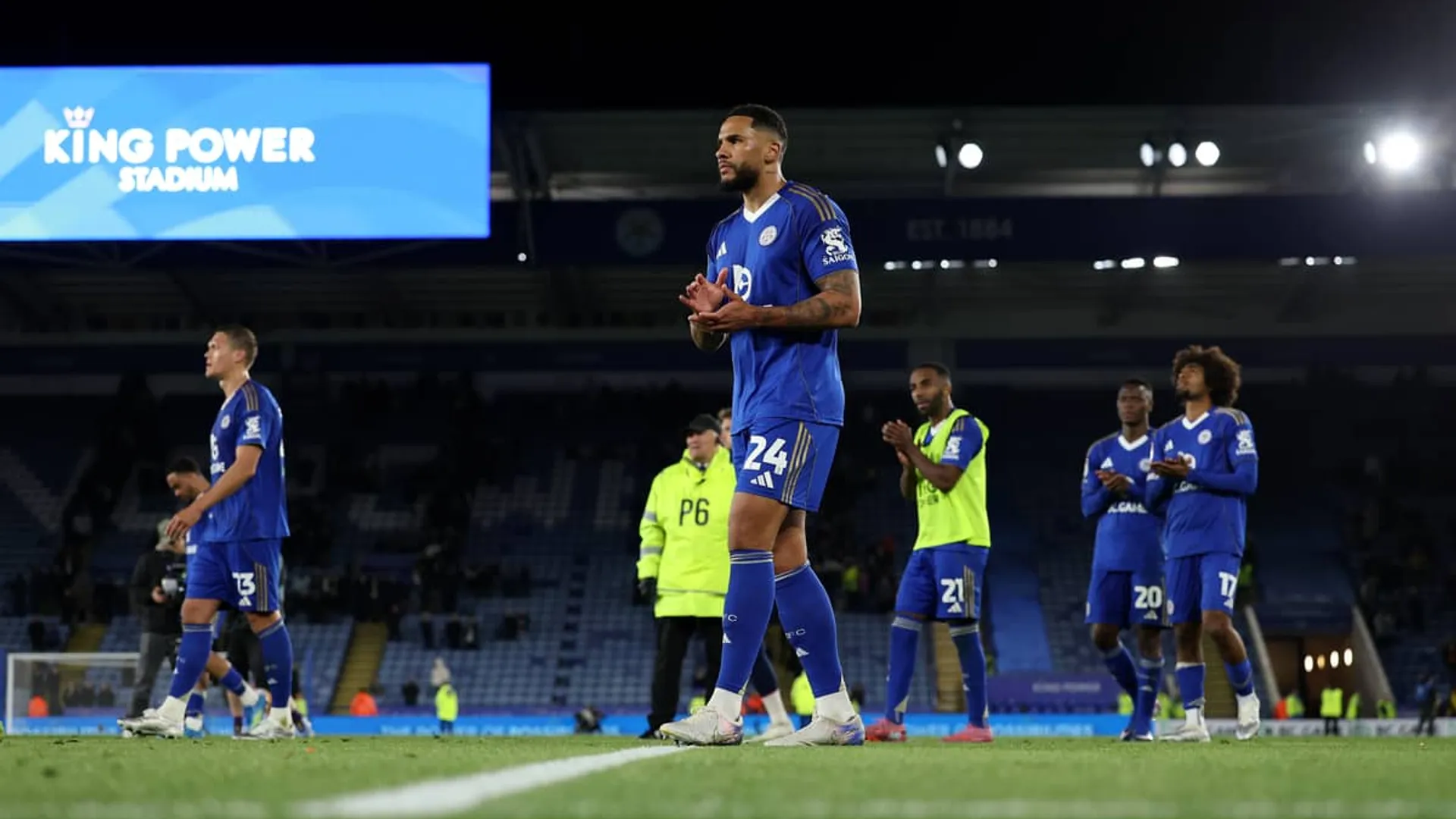 Leicester estuvo cinco semanas sin poder fichar: la regla financiera que condicionó su mercado