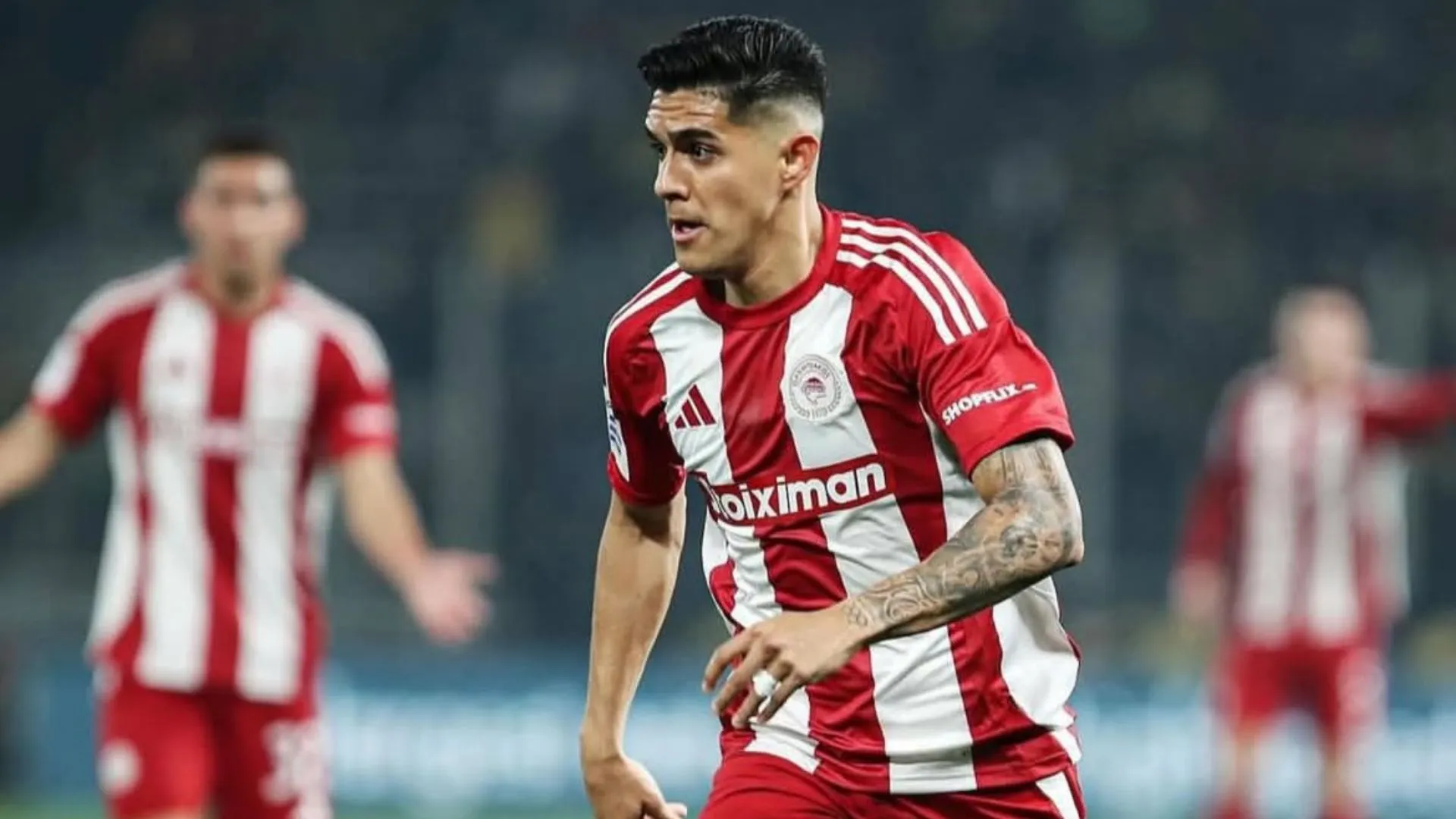 Luis Palma va por lo impensado: la decisión de Olympiacos con el hondureño para la Europa League