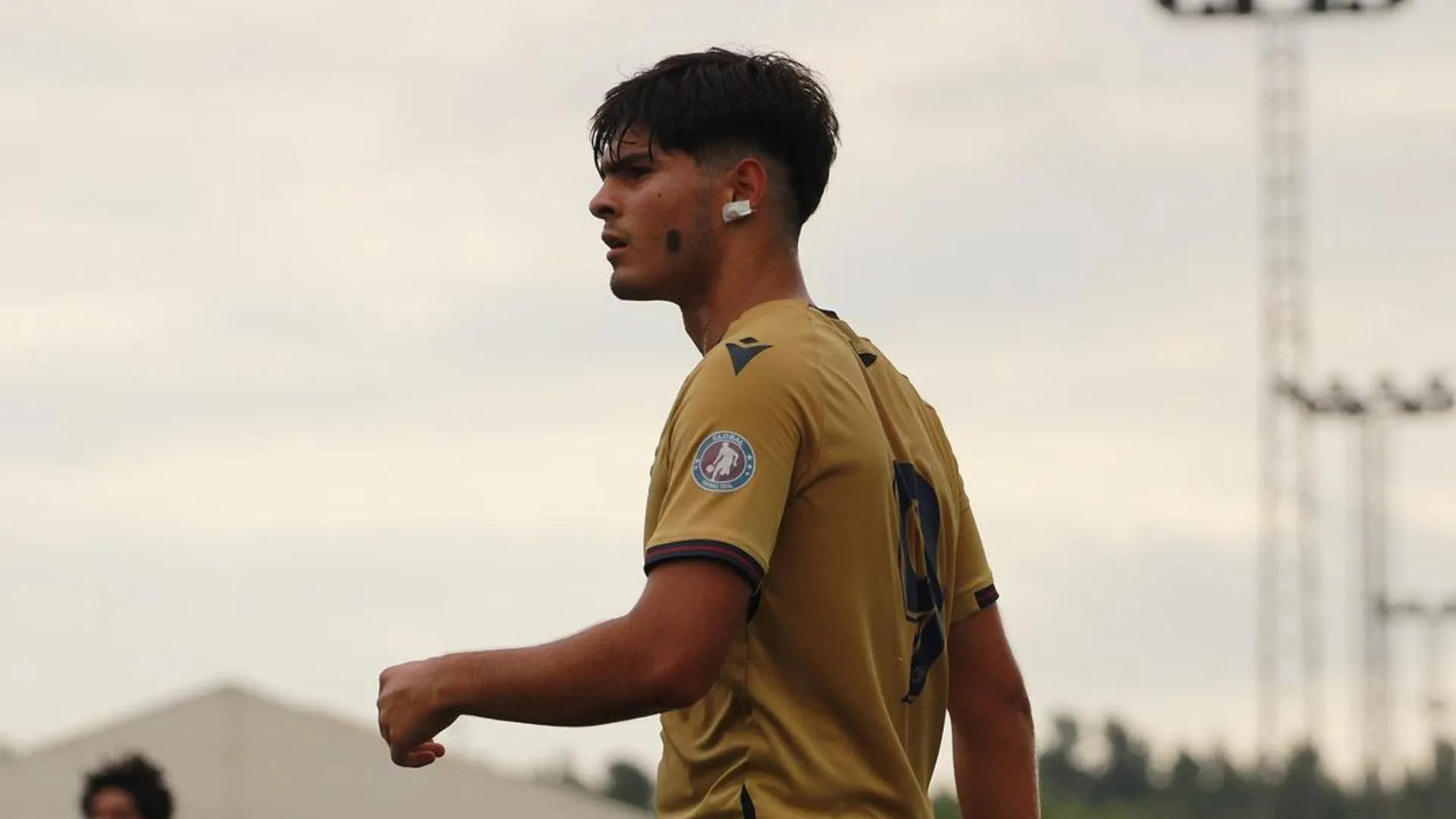 Gabriel Epifanio: es panameño, tiene 20 años, juega en España y marcó 20 goles en una temporada