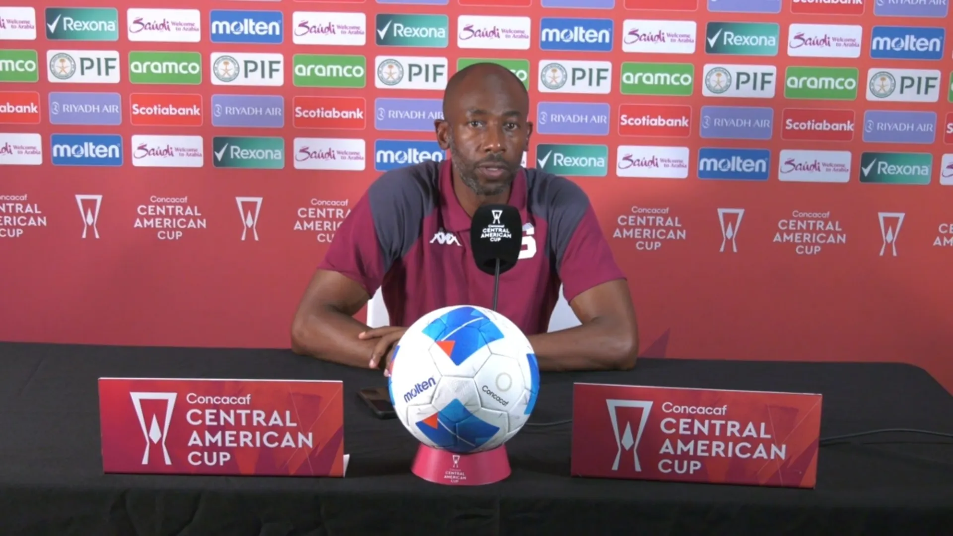 Wanchope está en la cuerda floja.