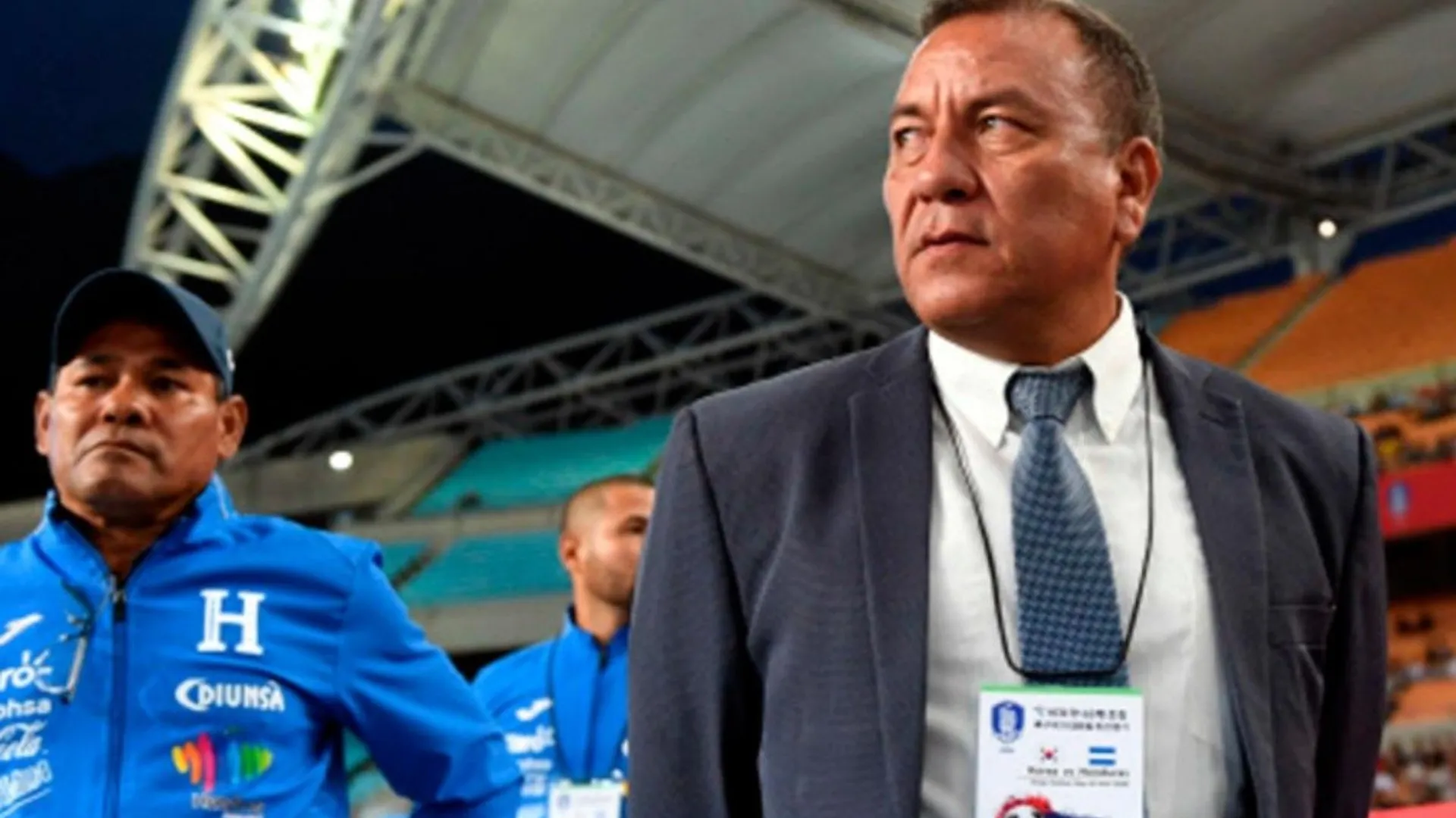 Carlos Tábora adelanta cambios en la convocatoria de Honduras