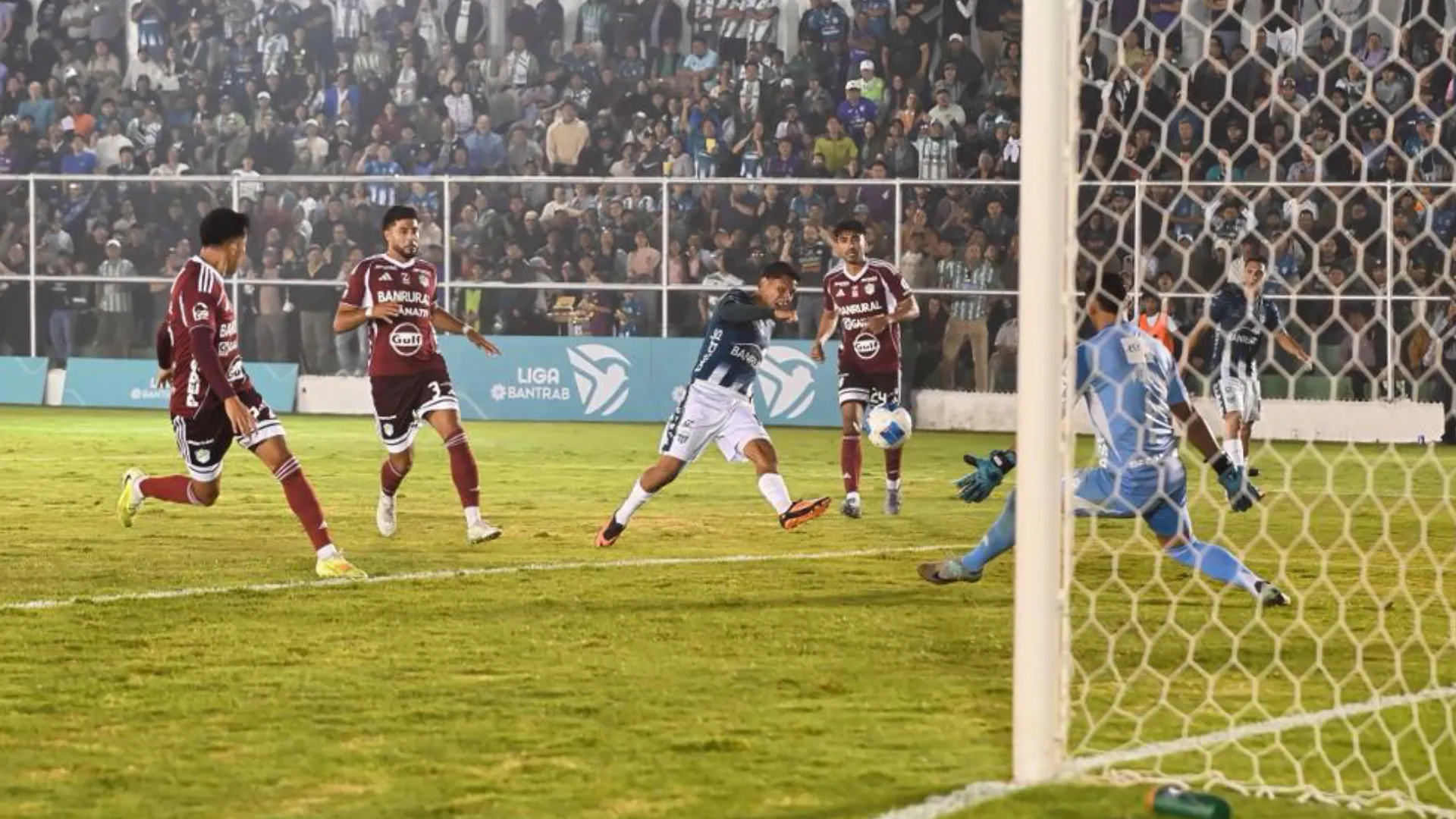 Antigua vence a Comunicaciones en la ida de los cuartos de final: goles y resumen
