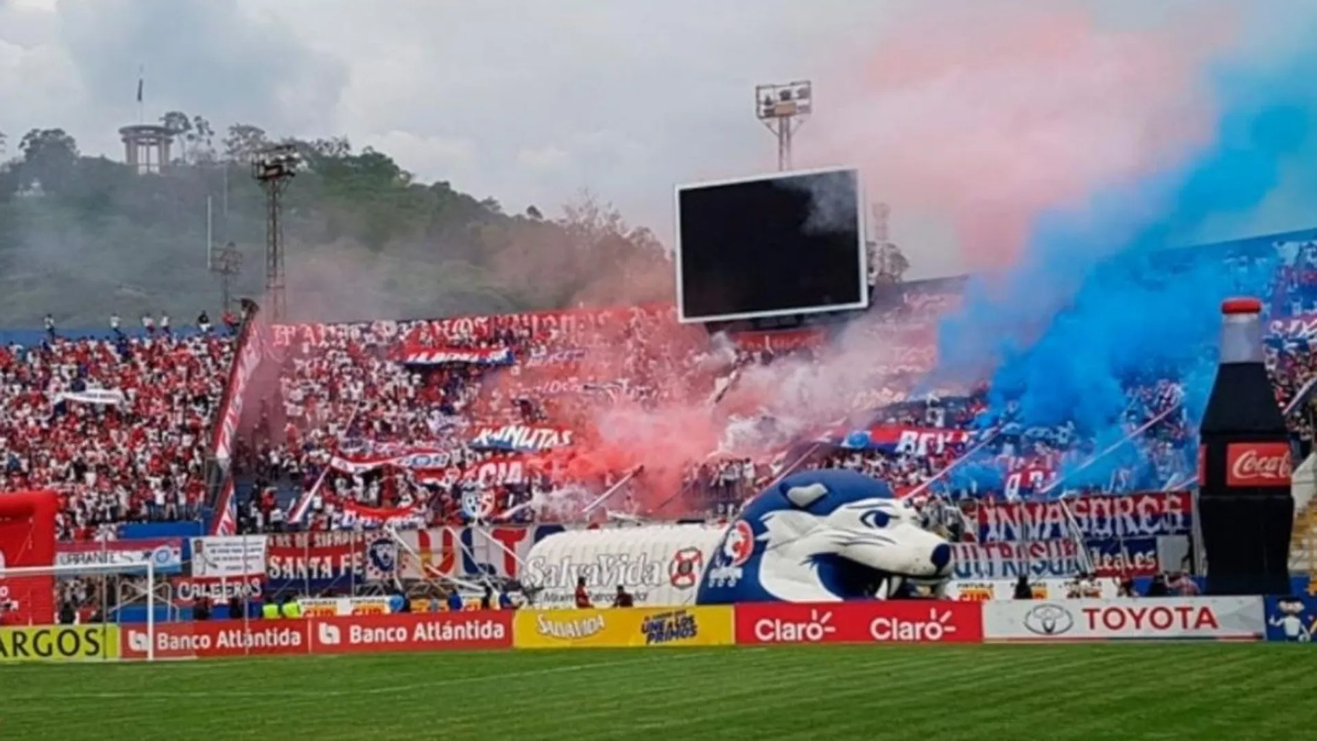 Fanáticos de Olimpia molestos con el club tras ser descalificados en Liga Concacaf