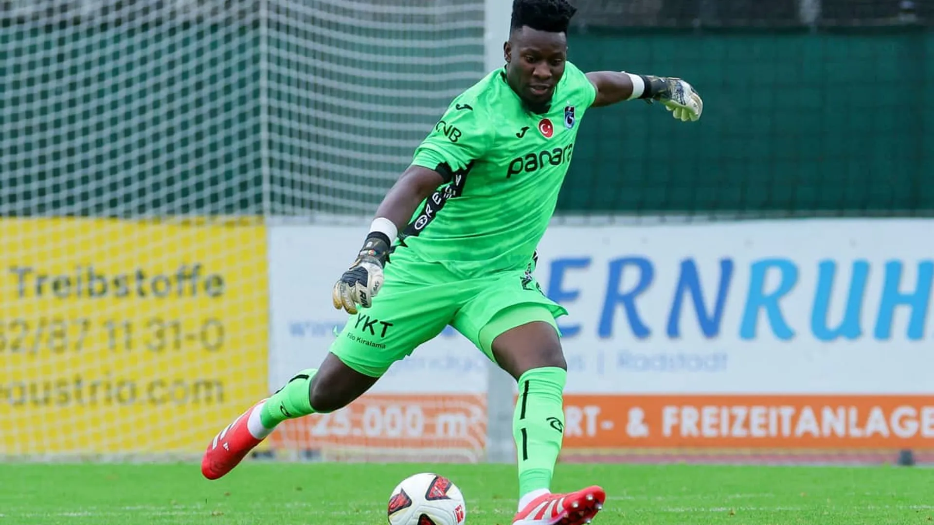 André Onana sufrió un accidente de tránsito en Turquía: salió ileso junto a su familia