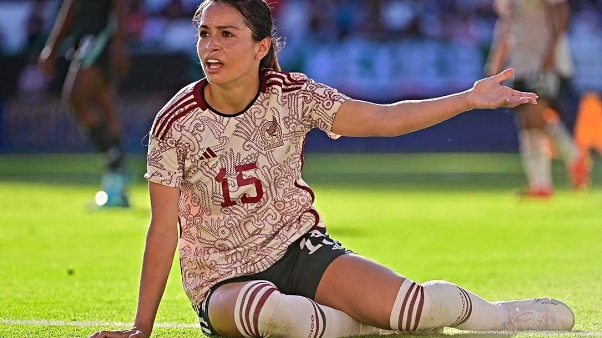 La futbolista Scarlett Camberos tuvo que abandonar México por violencia de género