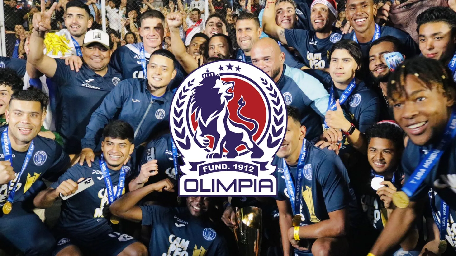 Motagua festeando su estrella 19.