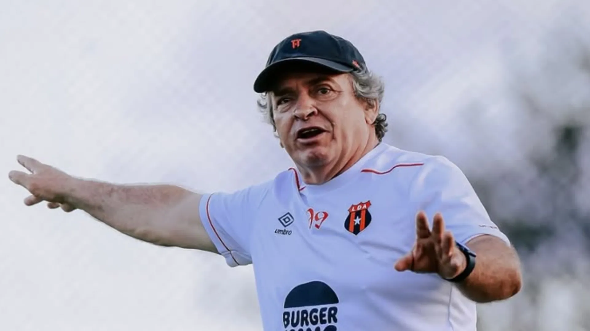La mala noticia que recibió Óscar Ramírez.
