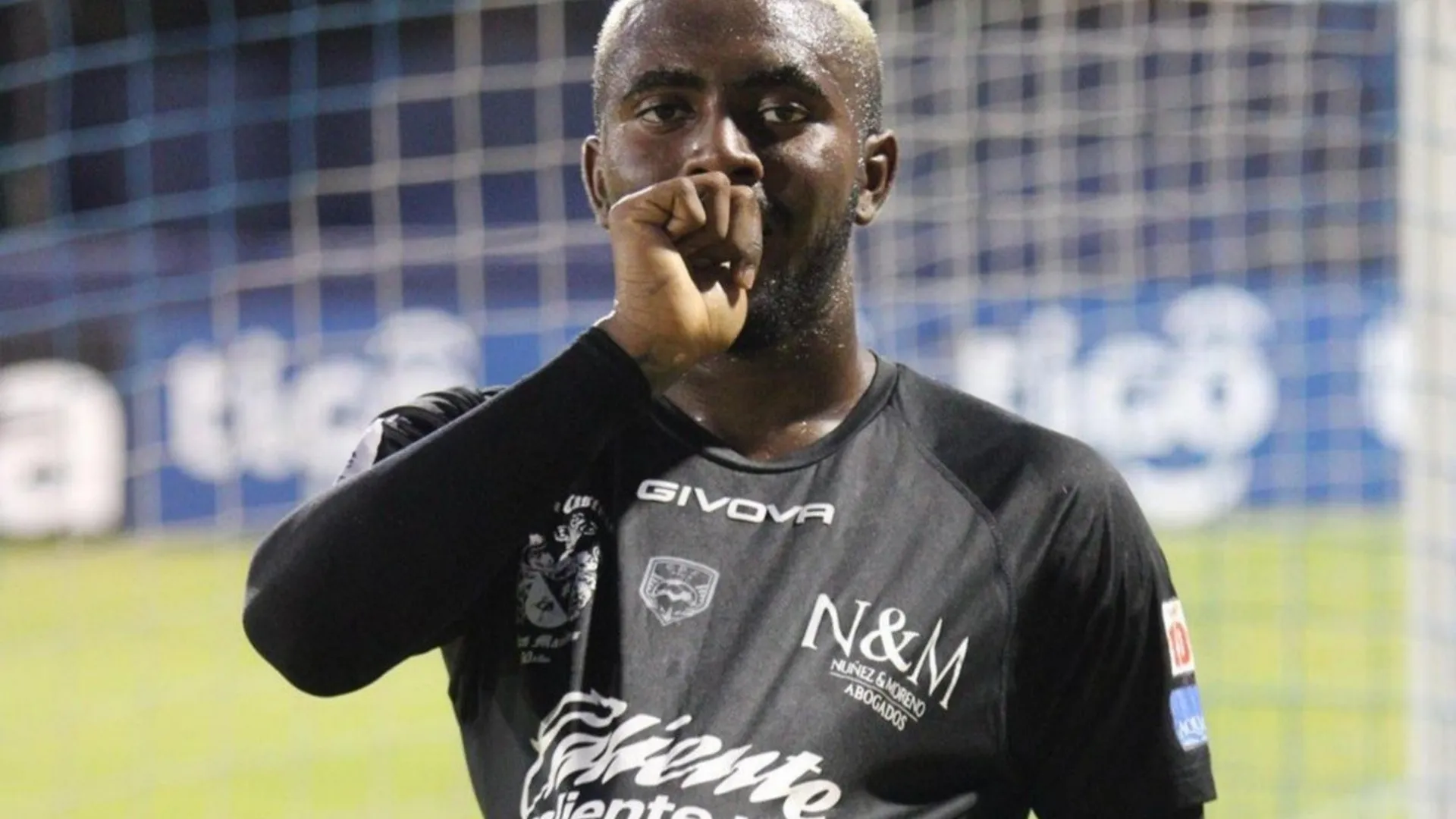 Oficial: Ricardo Phillips llega al fútbol ecuatoriano
