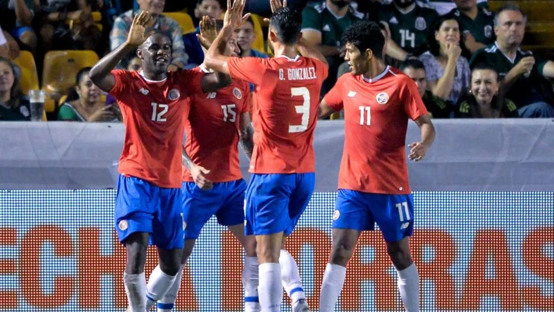 Tres jugadores de Costa Rica se hacen llamar ‘los jeques’ de su selección