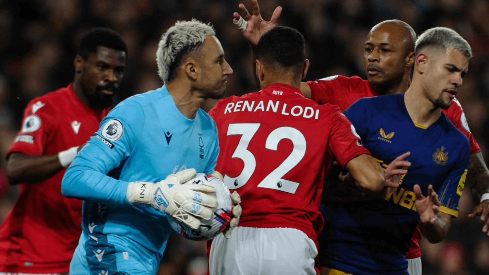 Keylor Navas resistió hasta donde pudo y Nottingham Forest perdió 2-1 ante Newcastle (VIDEO)