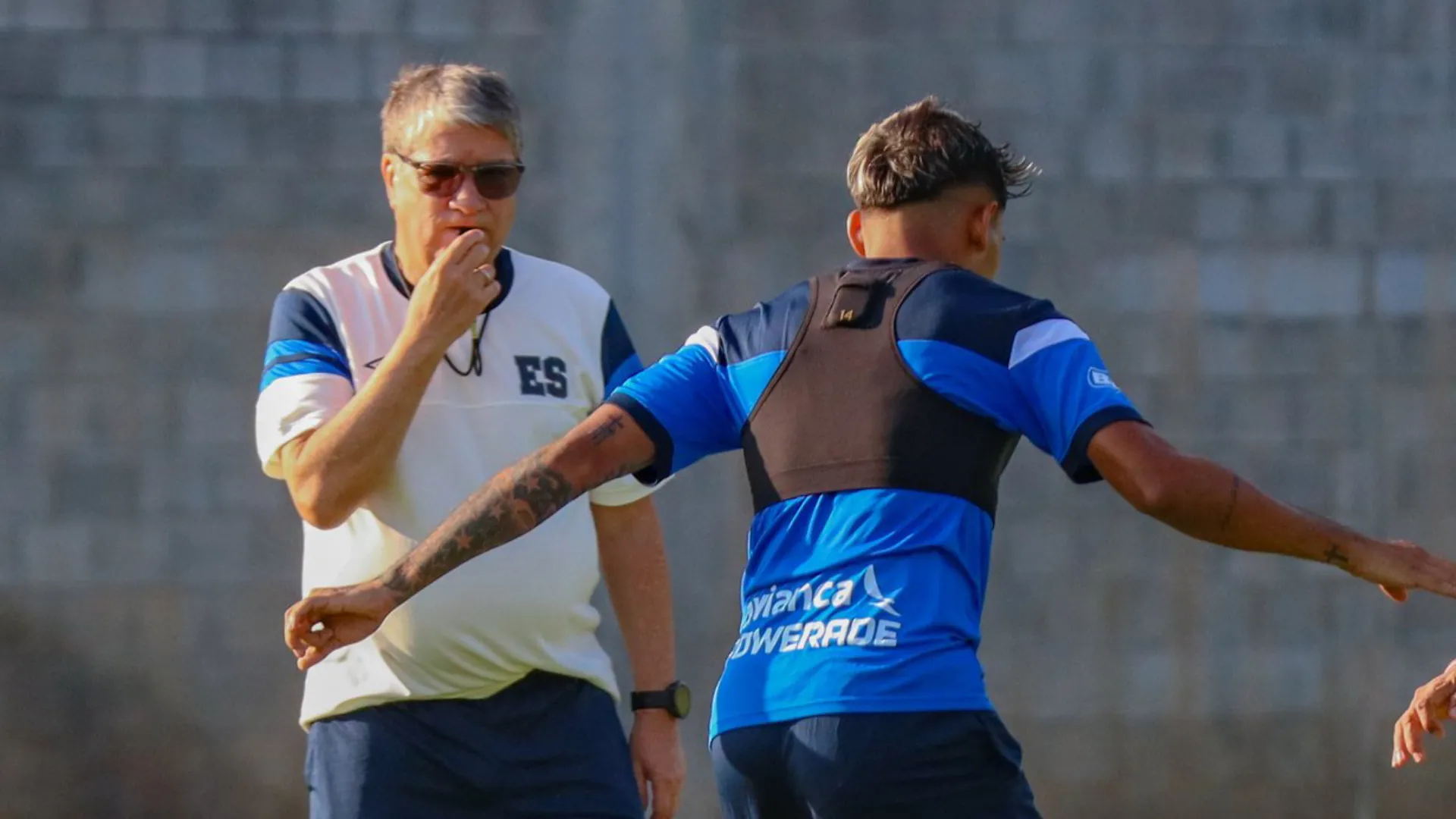 El Bolillo Gómez recibe su primera mala noticia desde que tomó el mando de la Selección de El Salvador