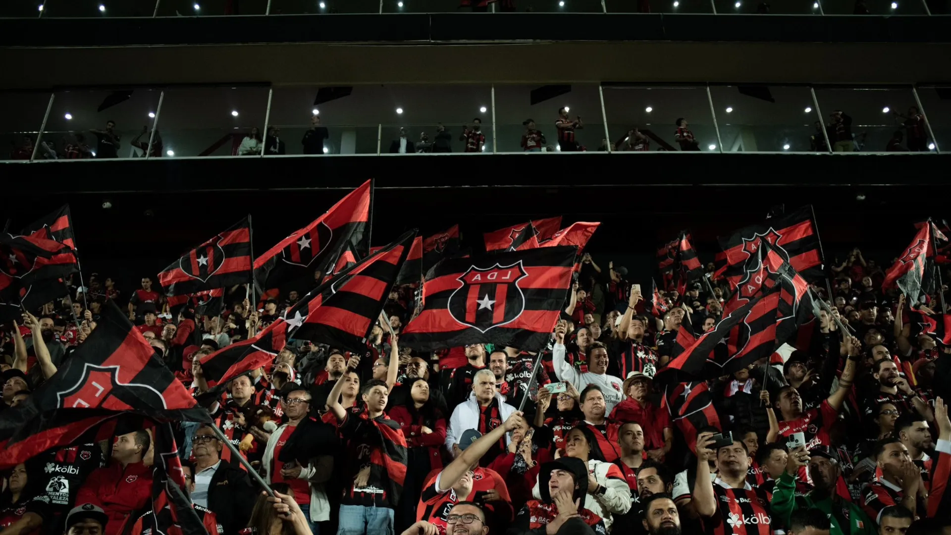 A la par de un gigante de Europa: Alajuelense va tras un récord sin precedentes en Centroamérica
