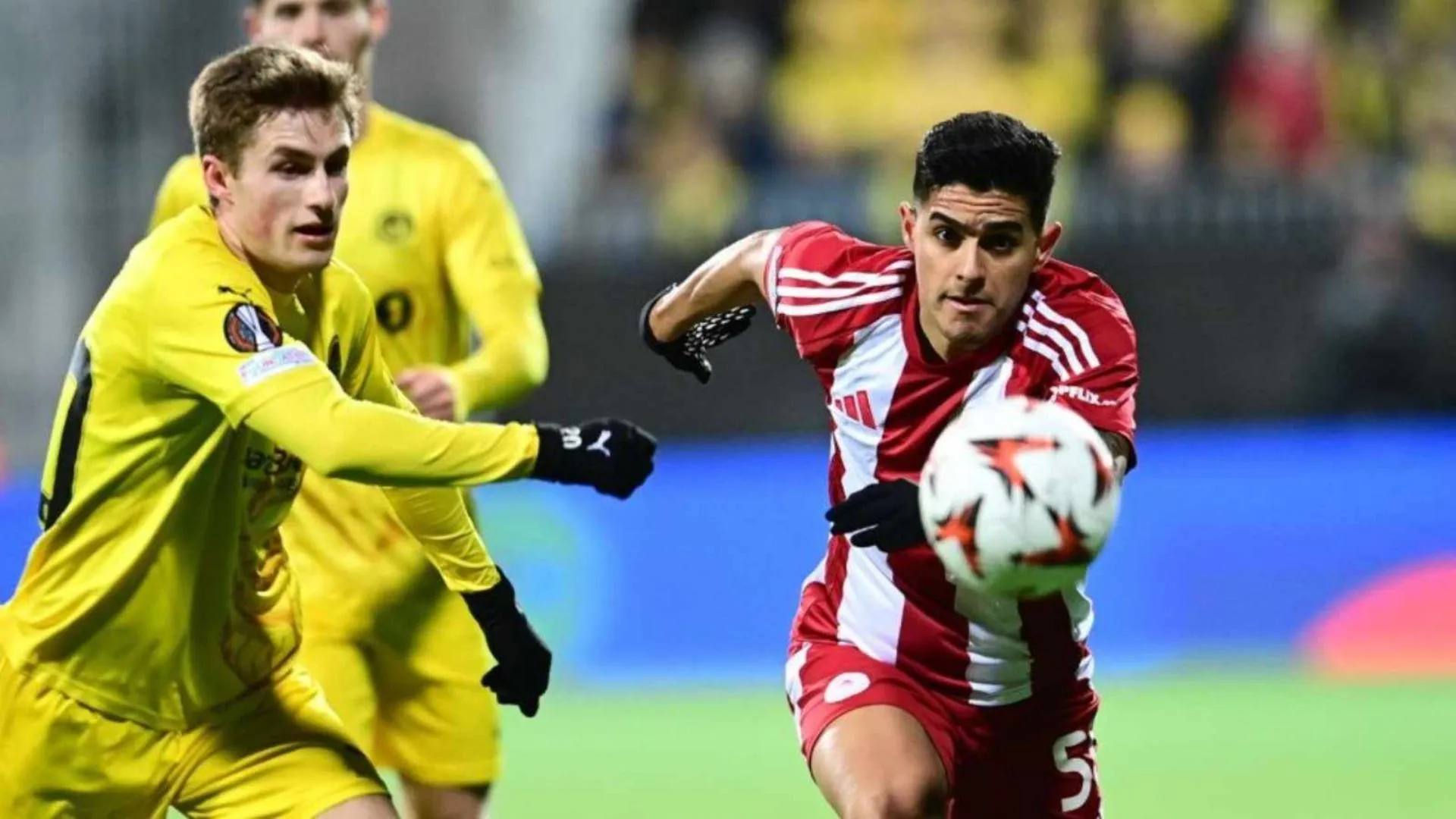 "El mejor" dentro del caos: esto pasó con Luis Palma en la debacle de Olympiacos en Europa League