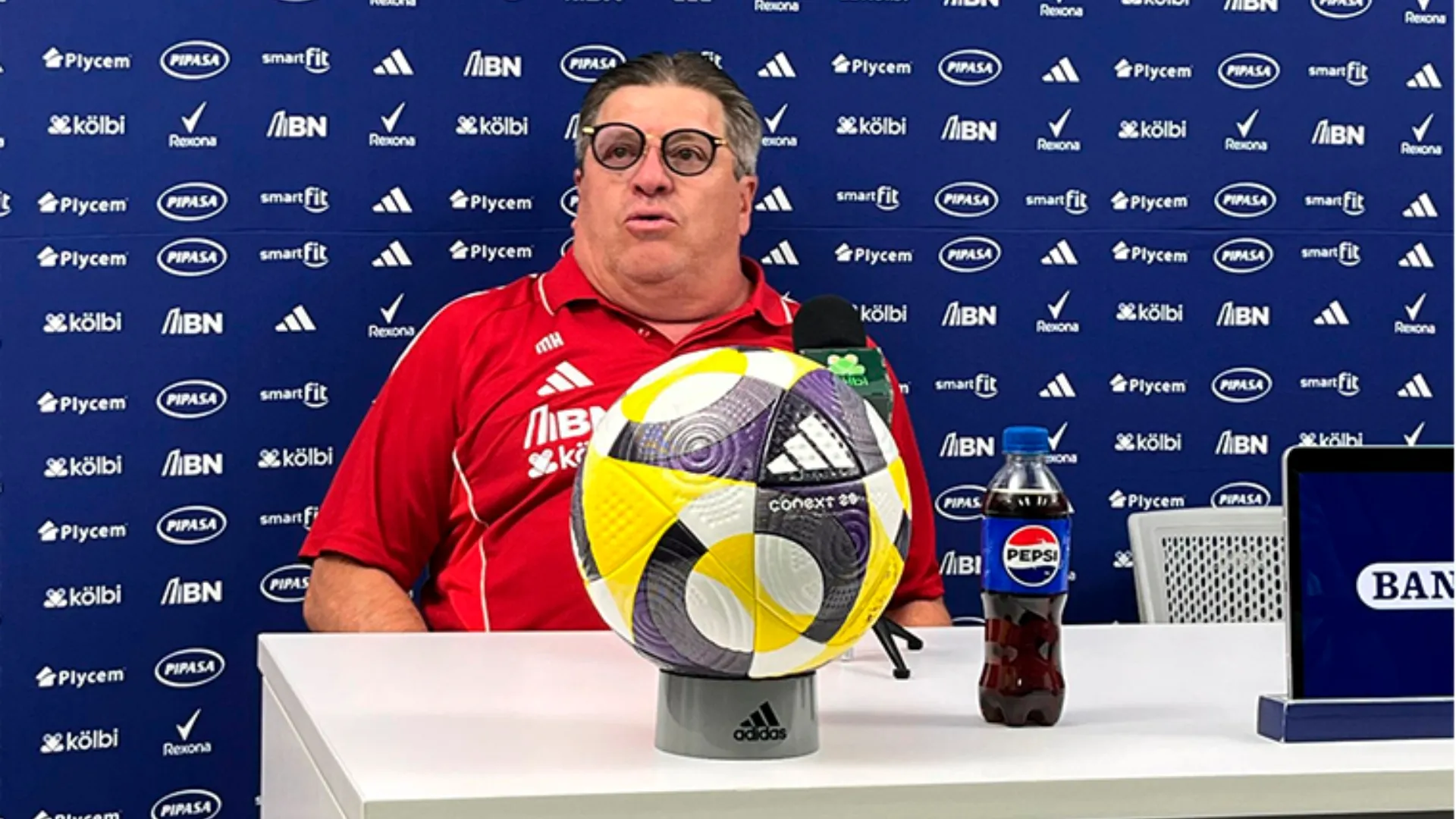 Miguel Herrera justificó su decisión. (Foto: Teletica)