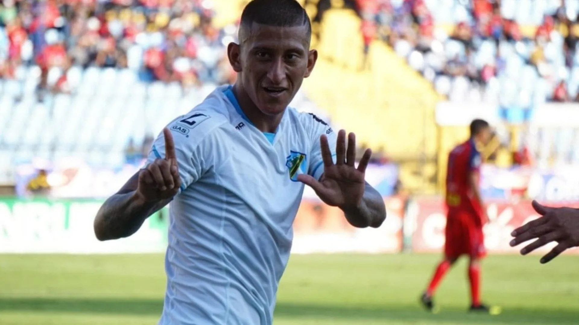Comunicaciones venció 4-2 a Municipal y se adueñó del Clásico 311