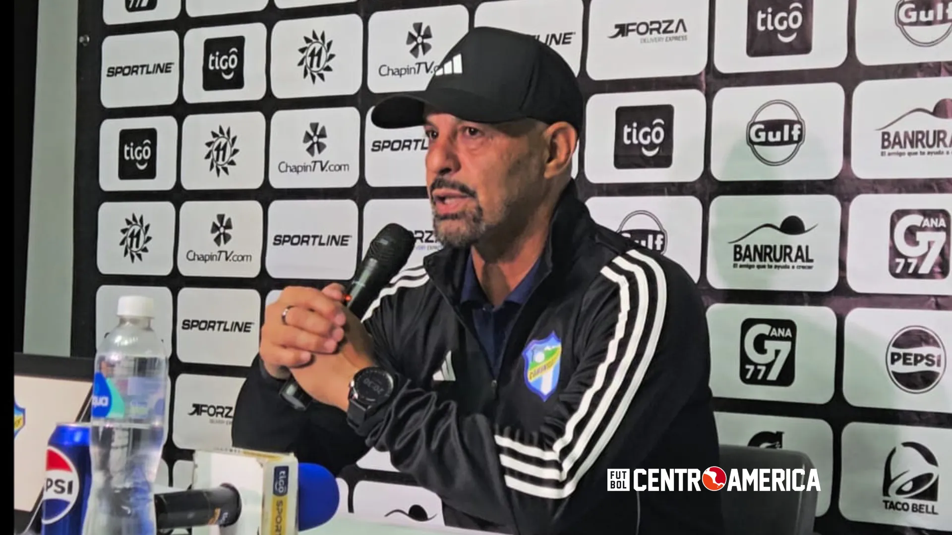 "No ayudan en nada": El Fantasma Figueroa hace fuertes señalamientos luego de la derrota de Comunicaciones vs Cobán