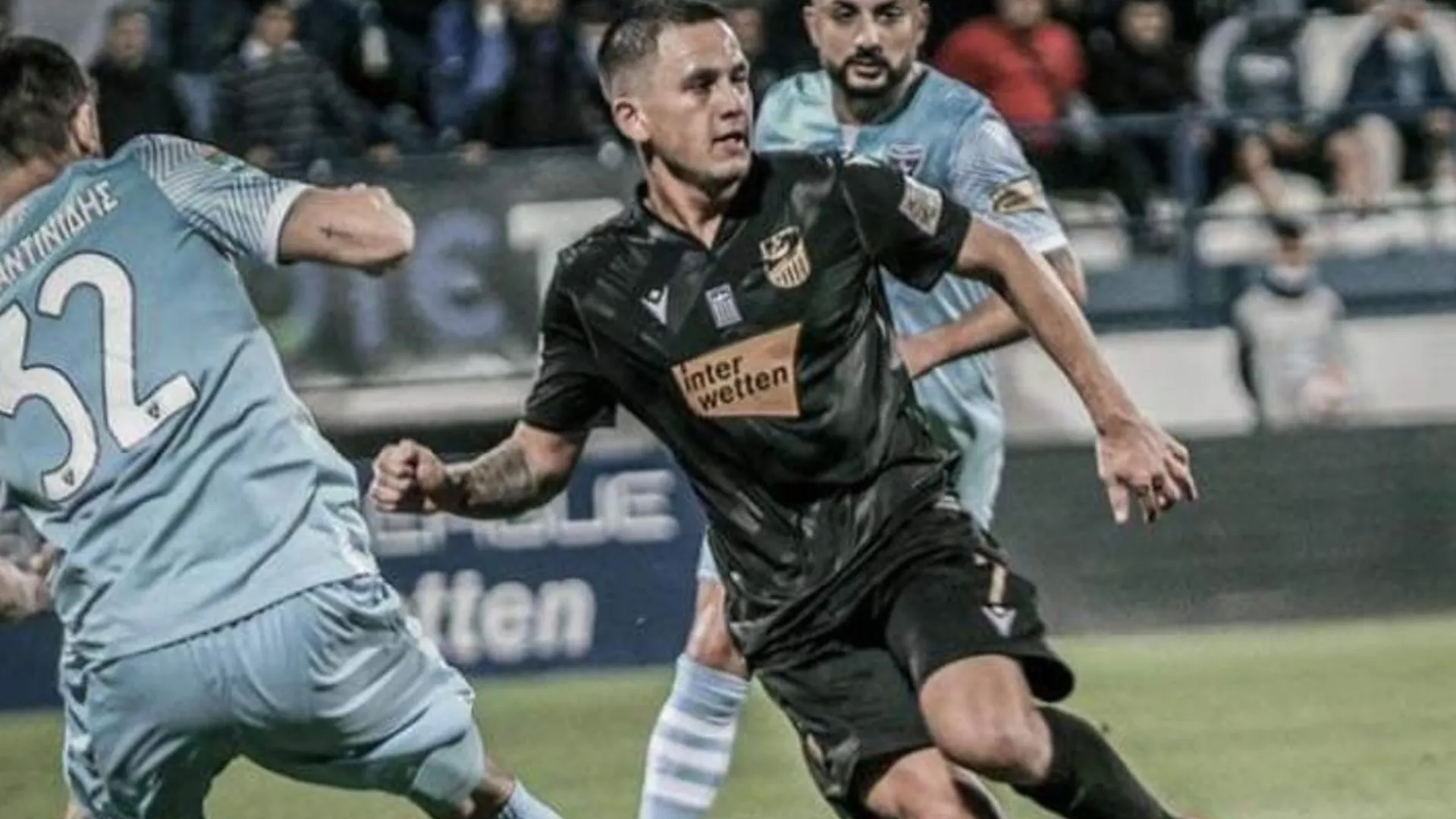 Cristopher Núñez elegido el mejor jugador de su equipo en Grecia