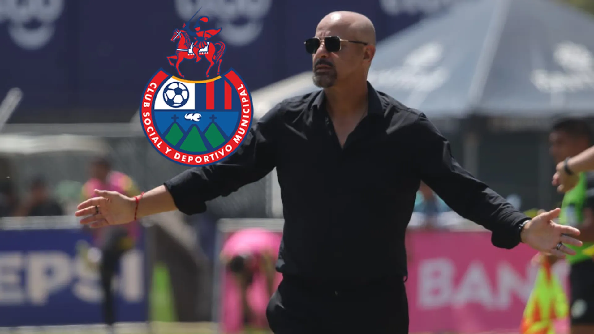 No solo fue la derrota: El Fantasma Figueroa se topa con un gran problema en Comunicaciones antes de jugar el Clásico