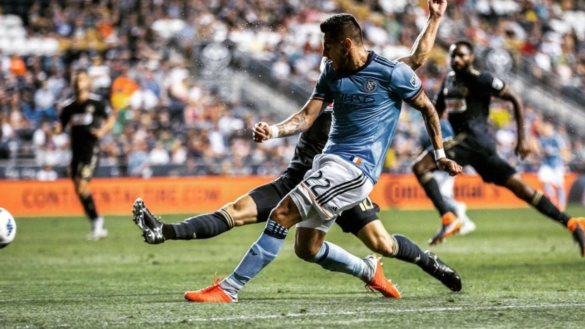 Matarrita y Segura revolucionan redes de la MLS tras enfrentarse