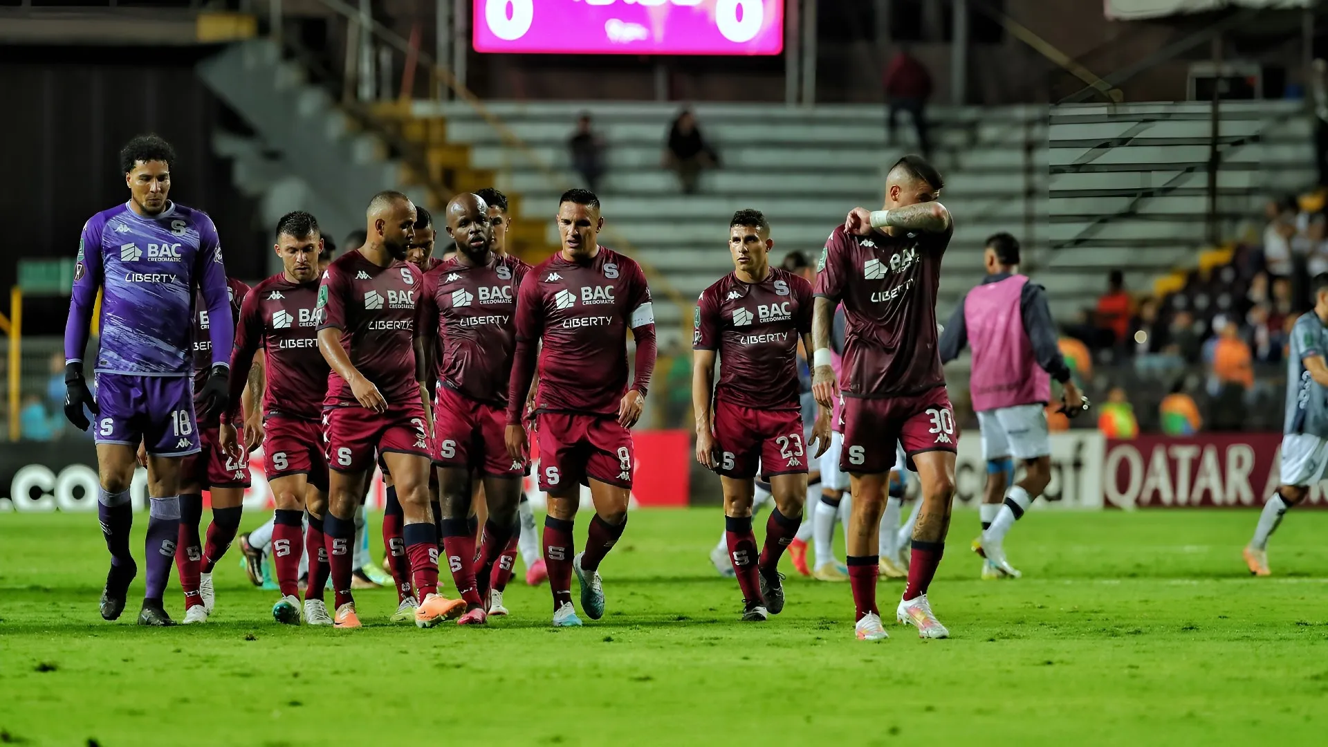 "Error de identidad": la furia de Saprissa se llevó todo puesto en la dura derrota ante Sporting