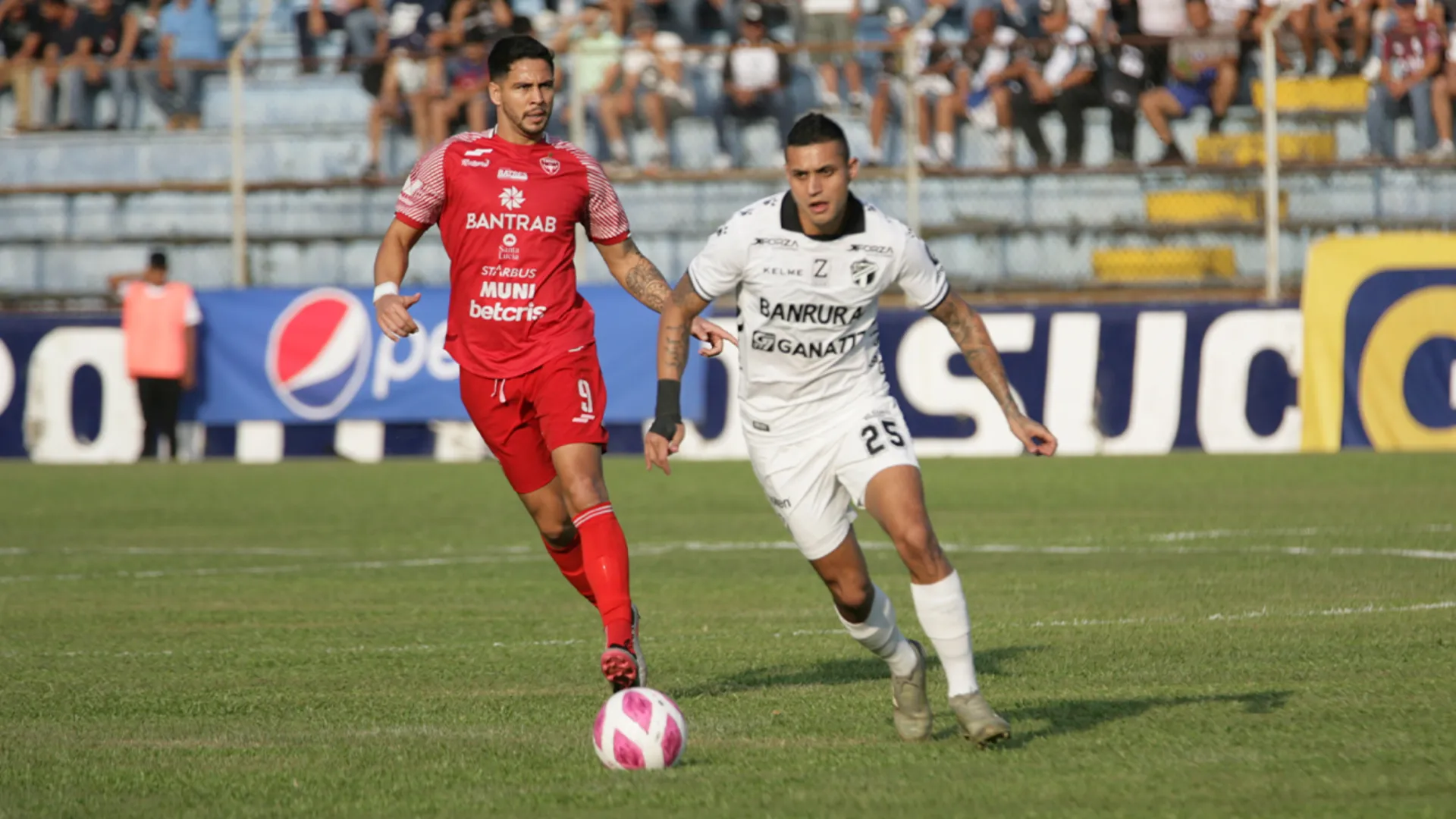 Comunicaciones sufrió, pero terminó goleando a Malacateco (VIDEO)