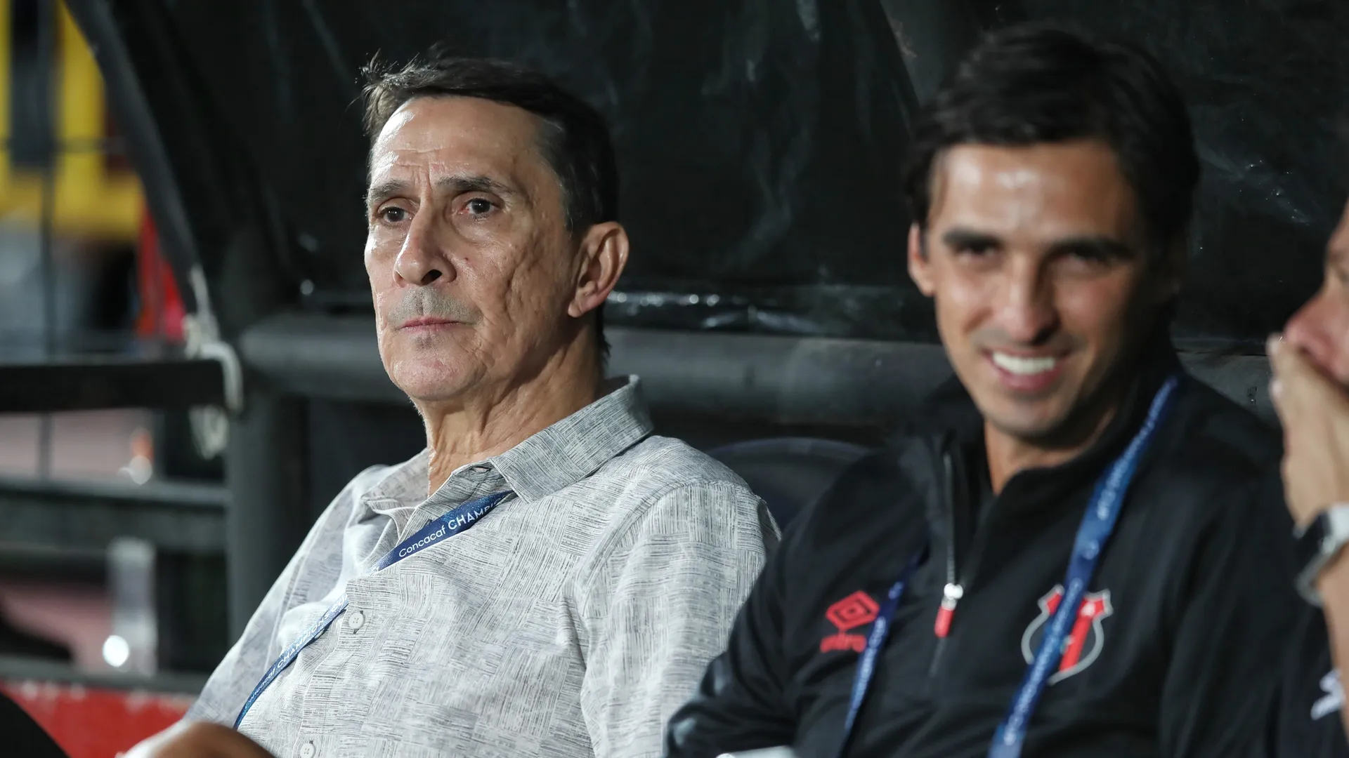 Alexandre Guimaraes sigue pasando la escoba en Alajuelense. (Foto: La Nación)