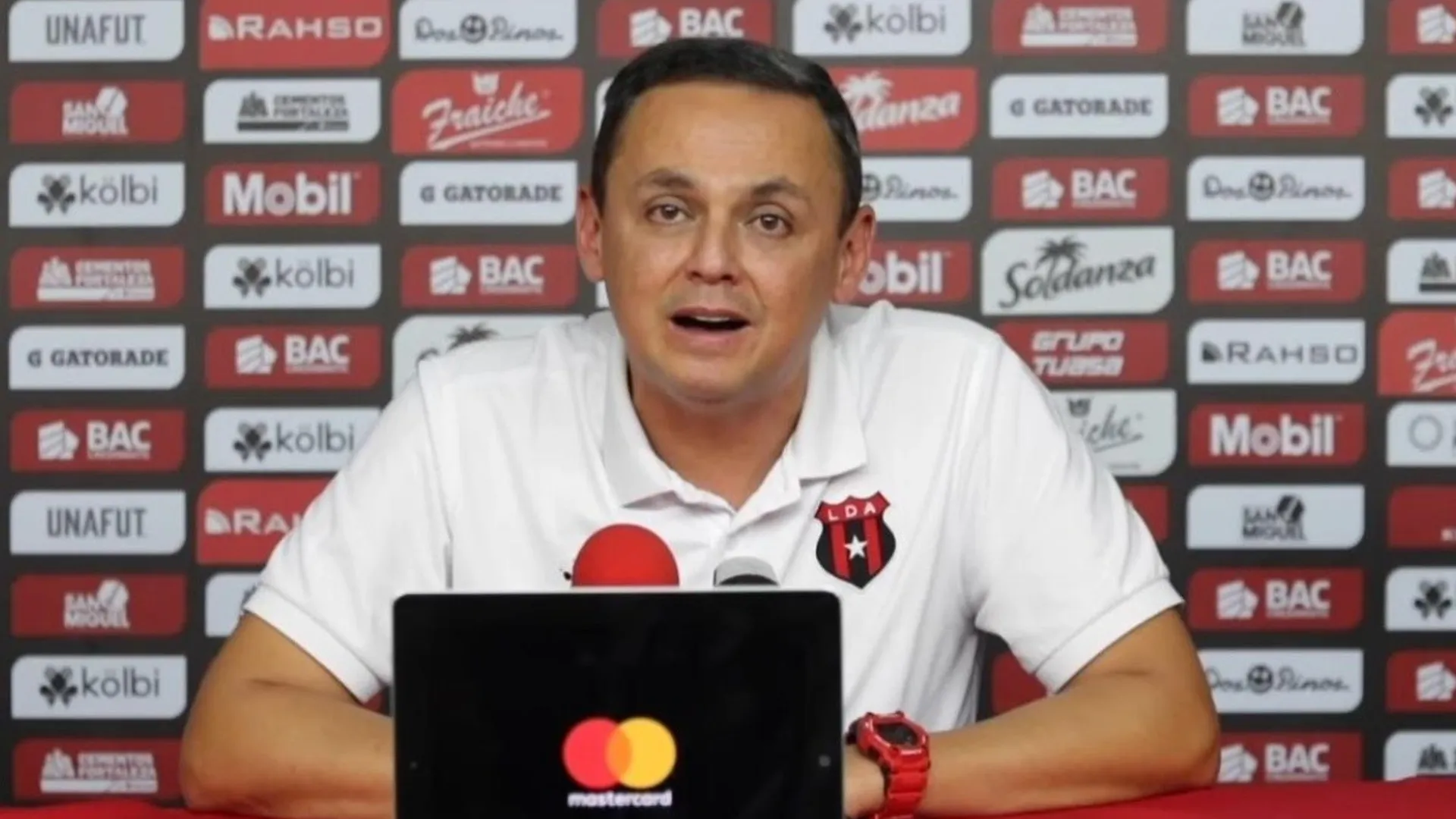 Presidente de Alajuelense arremete duramente contra sus jugadores