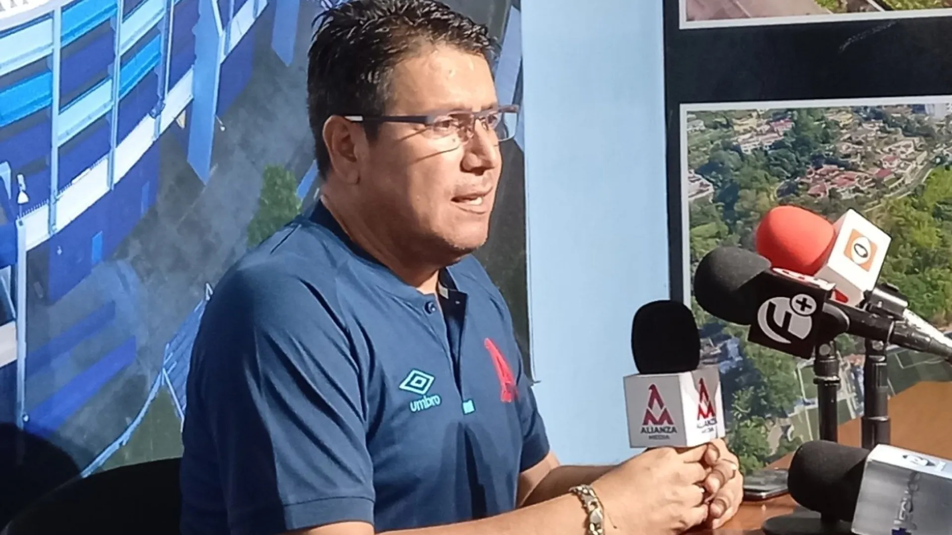 El técnico de Alianza se quejó del arbitraje tras perder contra Alajuelense