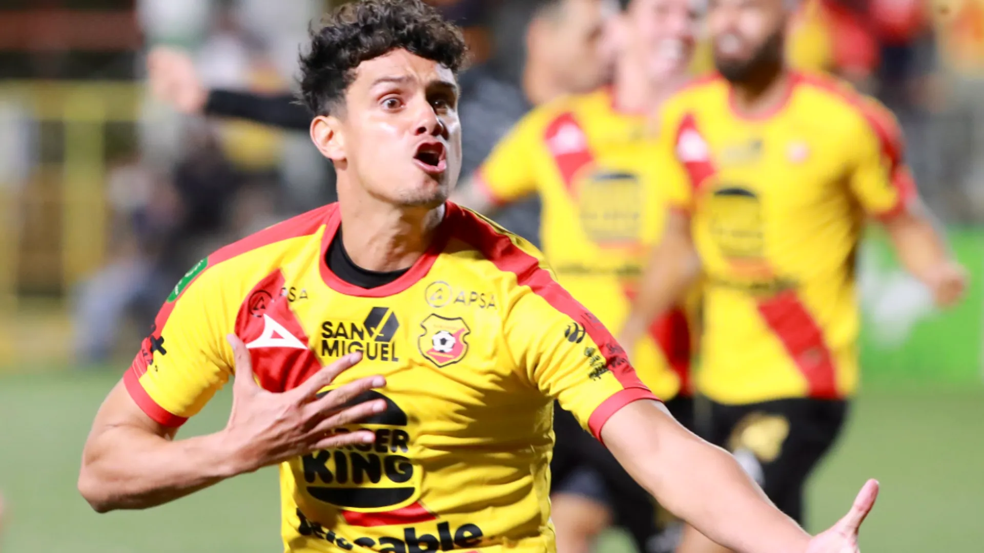 Alivio en Costa Rica: Yeltsin Tejeda se recupera y apunta a jugar la semifinal de vuelta con Herediano