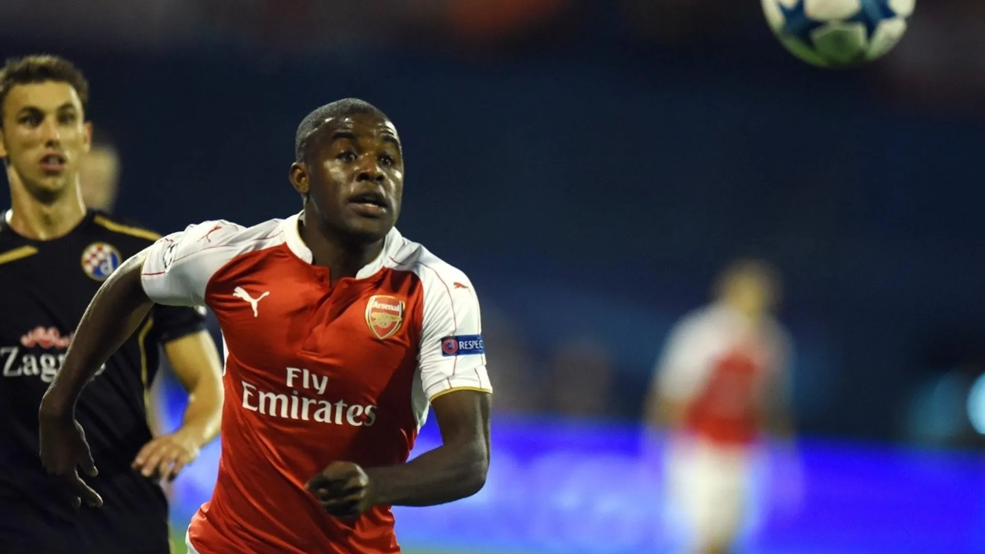 Campbell no va a la gira y Arsenal lo espera para definir su salida