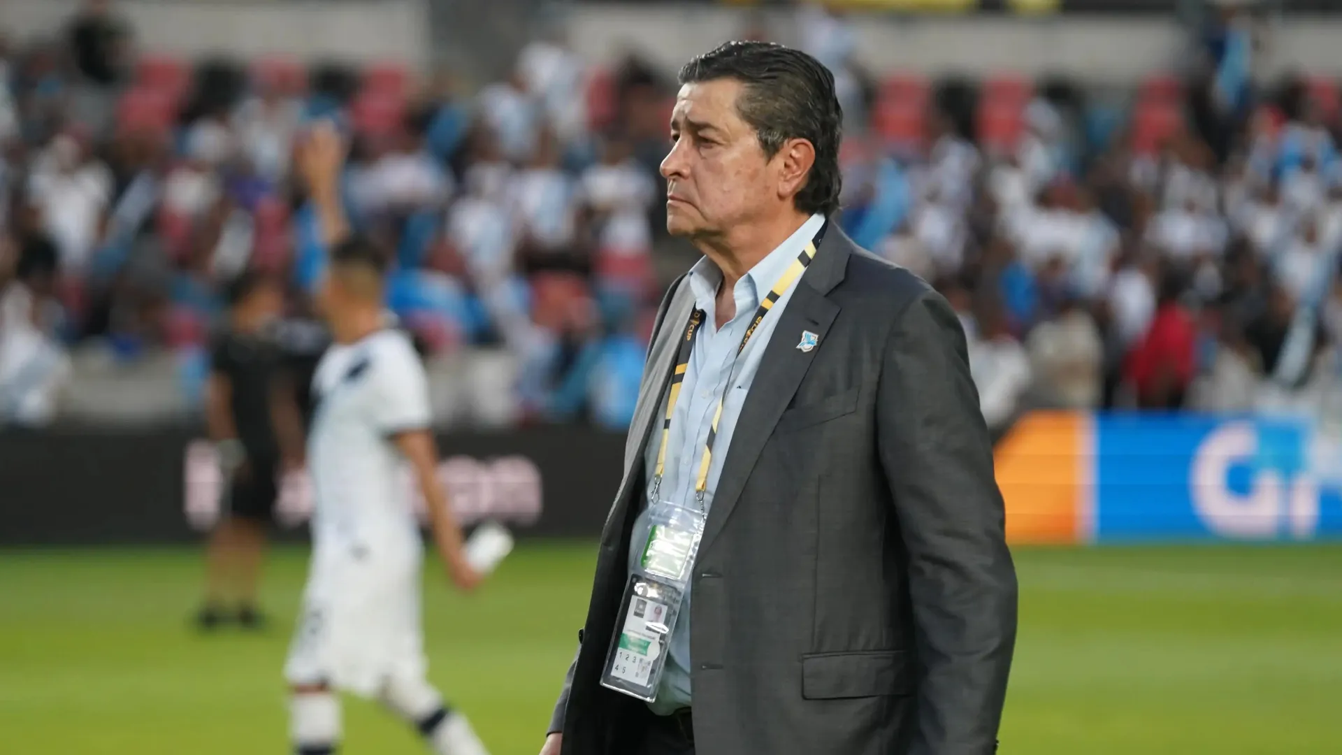 Luis Fernando Tena recibe su primer problema para iniciar su segundo proceso con la Selección de Guatemala