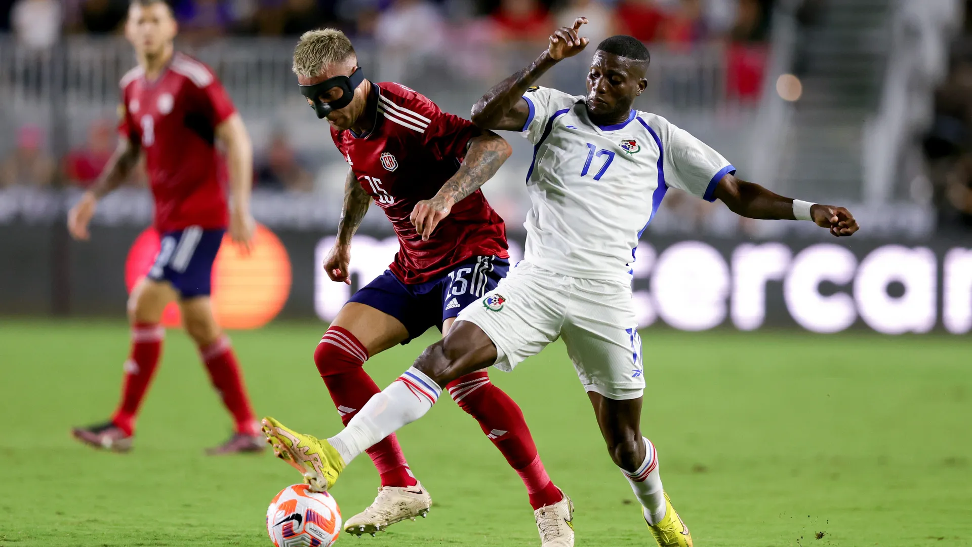 Copa Oro: Panamá venció 2-1 a Costa Rica y lo hunde en su crisis (VIDEO)